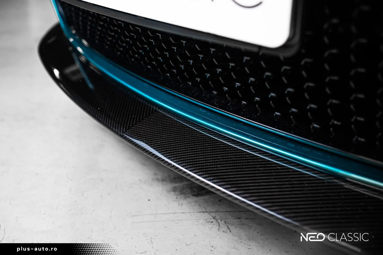 ASTON MARTIN DBS 5.2 V12