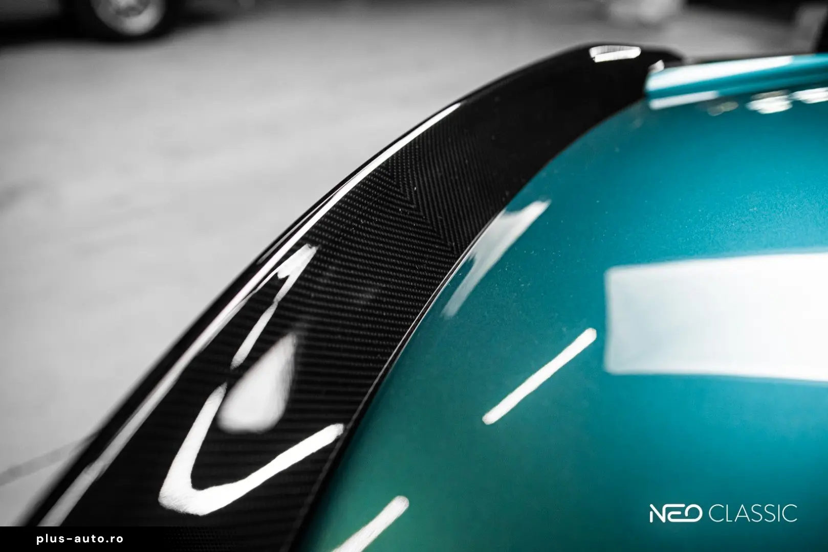 ASTON MARTIN DBS 5.2 V12