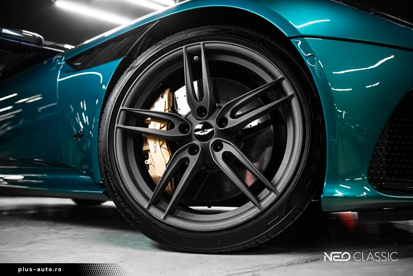 ASTON MARTIN DBS 5.2 V12