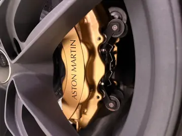 ASTON MARTIN DBS 5.2 V12