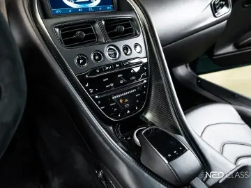 ASTON MARTIN DBS 5.2 V12