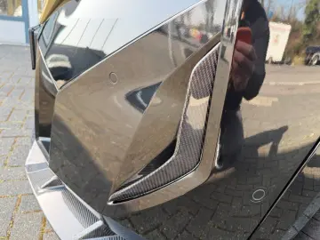 BMW XM Driver s Package B&W Anhäng Carbon Individual