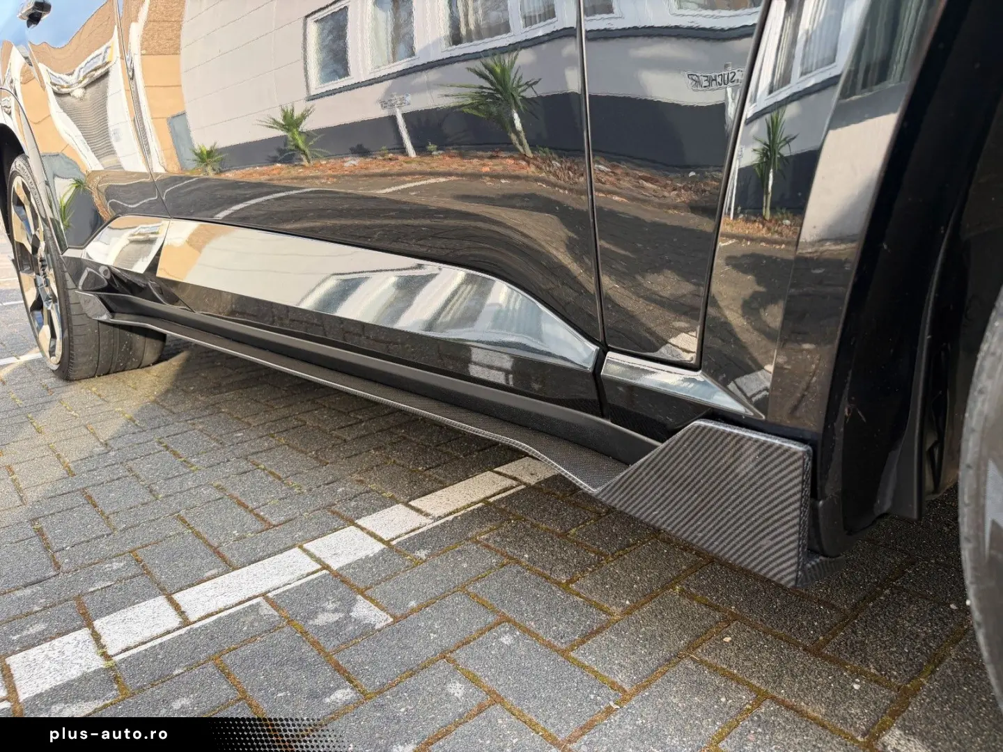 BMW XM Driver s Package B&W Anhäng Carbon Individual