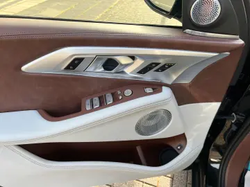 BMW XM Driver s Package B&W Anhäng Carbon Individual