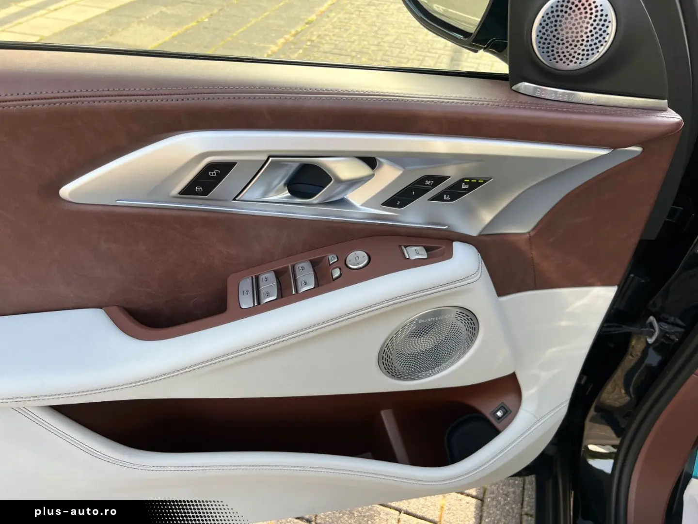 BMW XM Driver s Package B&W Anhäng Carbon Individual