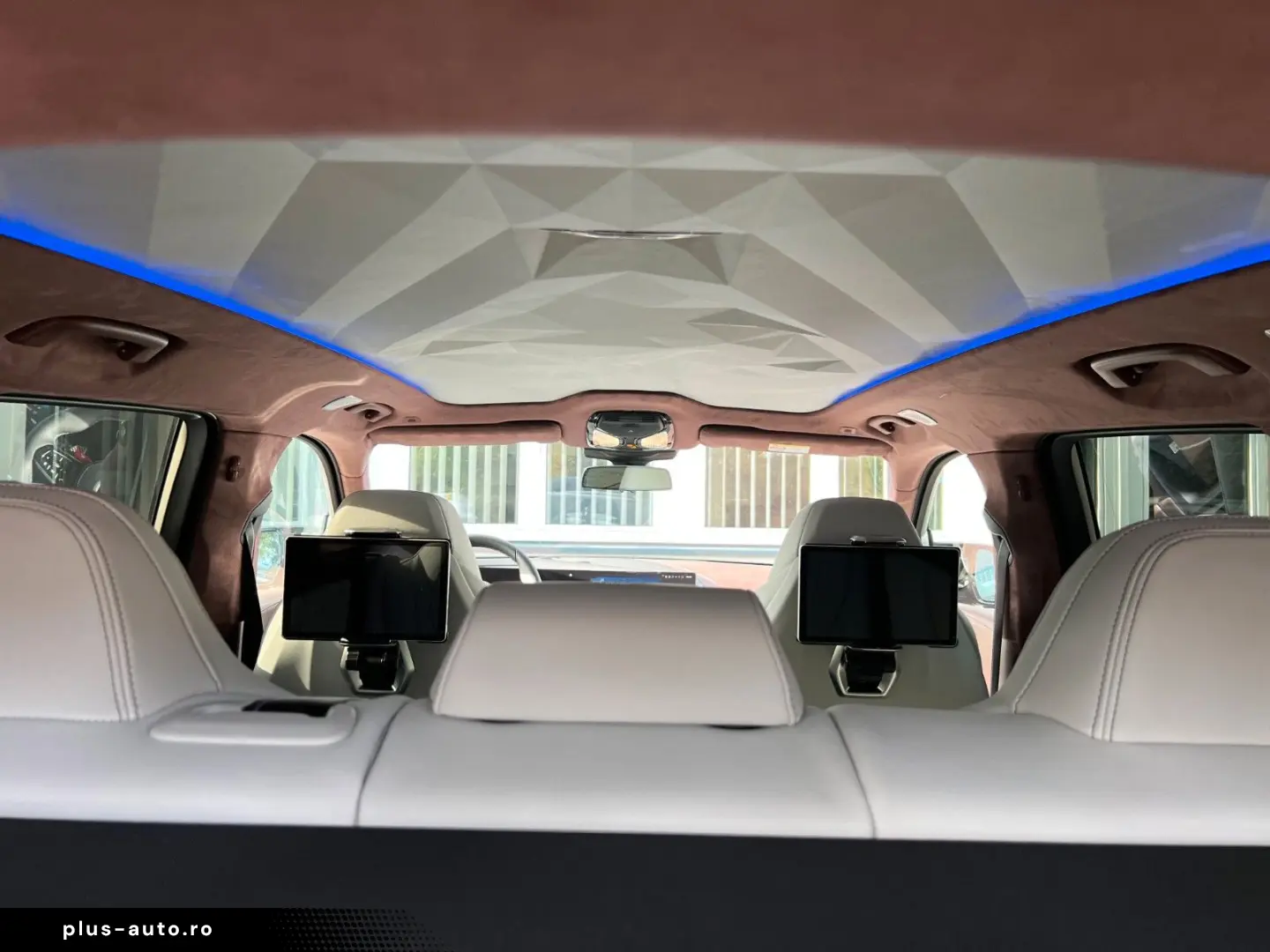 BMW XM Driver s Package B&W Anhäng Carbon Individual