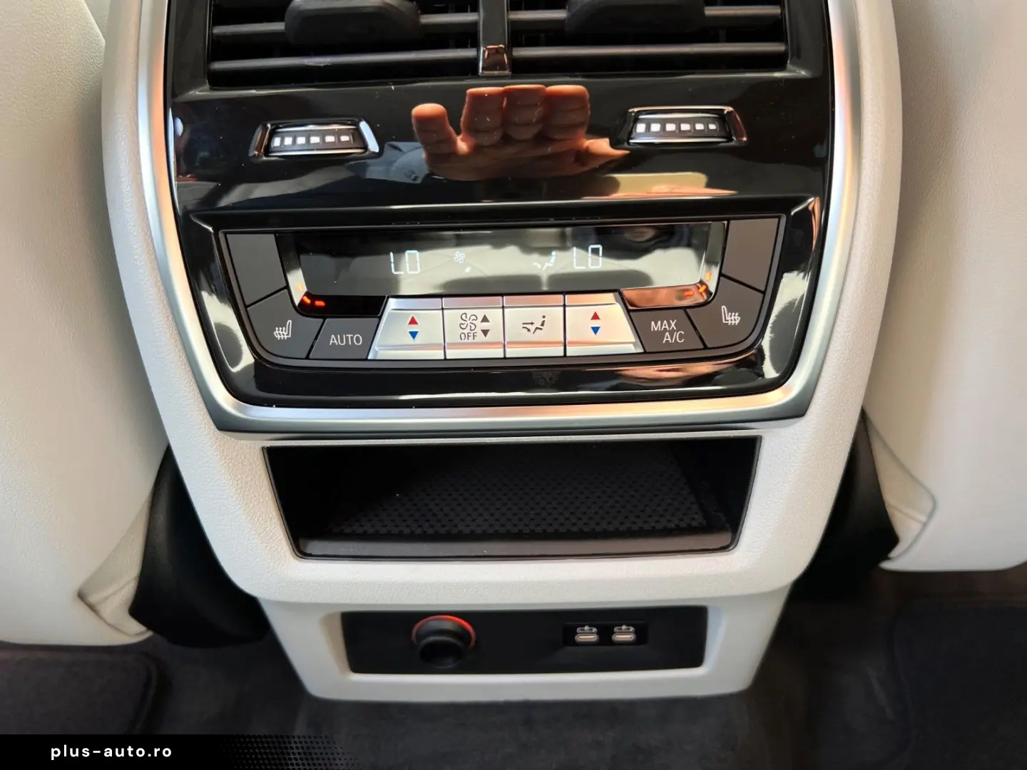 BMW XM Driver s Package B&W Anhäng Carbon Individual