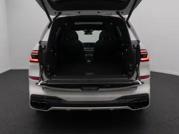 BMW X7 M60i xD 360 SkyLounge Individual-Voll 23Zoll