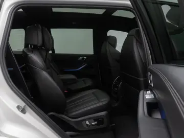 BMW X7 M60i xD 360 SkyLounge Individual-Voll 23Zoll