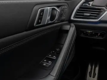 BMW X6 xD40d M Sport Individual Panorama H K HUD AHK