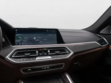 BMW X6 M50i B&W HUD DAB SkyLounge Individual 22Zoll