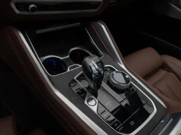 BMW X6 M50i B&W HUD DAB SkyLounge Individual 22Zoll