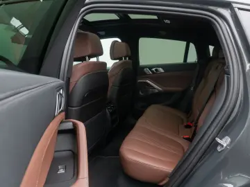 BMW X6 M50i B&W HUD DAB SkyLounge Individual 22Zoll