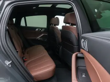 BMW X6 M50i B&W HUD DAB SkyLounge Individual 22Zoll