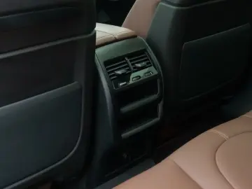 BMW X6 M50i B&W HUD DAB SkyLounge Individual 22Zoll