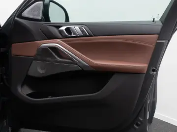 BMW X6 M50i B&W HUD DAB SkyLounge Individual 22Zoll