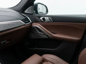 BMW X6 M50i B&W HUD DAB SkyLounge Individual 22Zoll