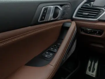 BMW X6 M50i B&W HUD DAB SkyLounge Individual 22Zoll