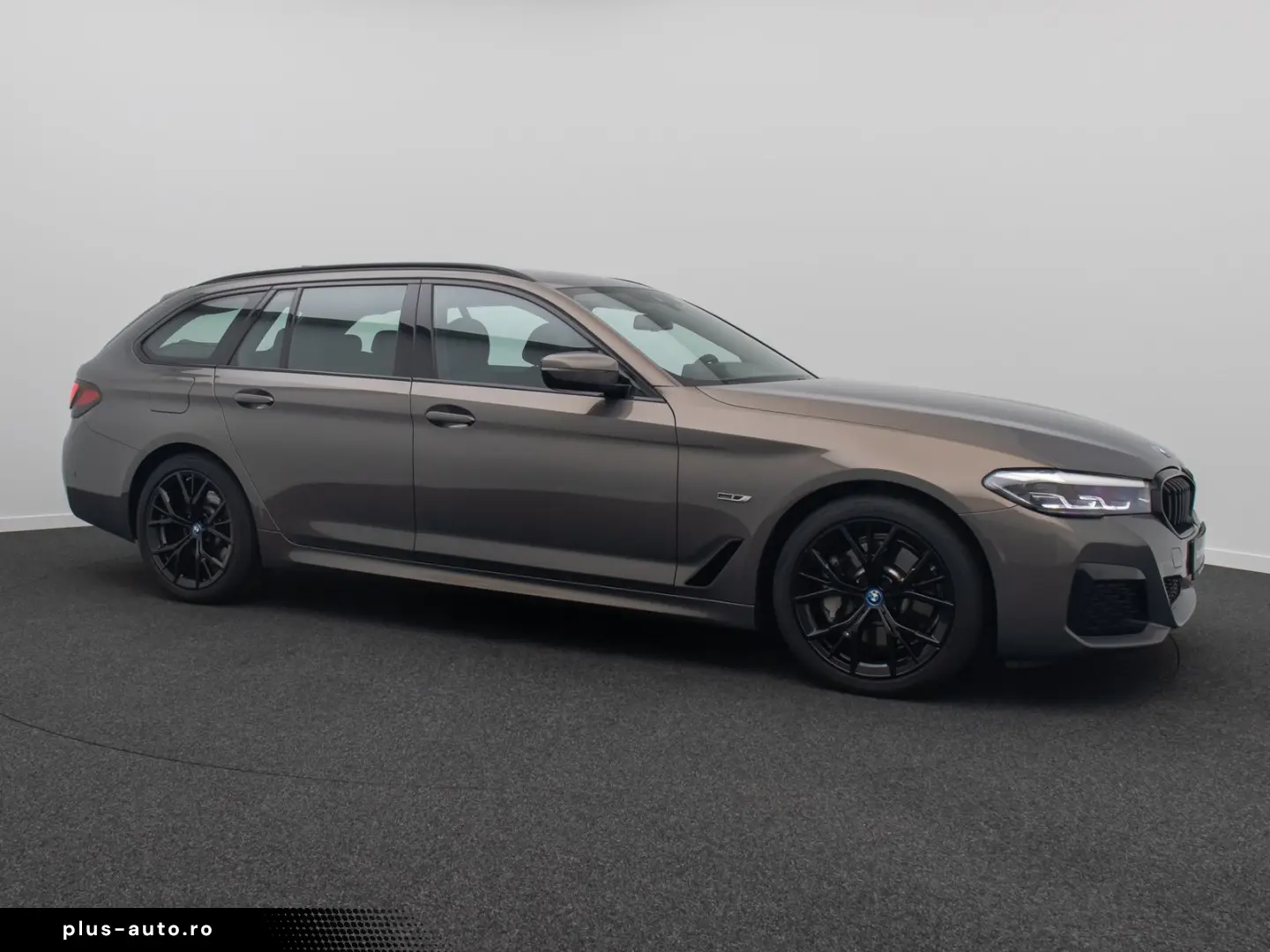 BMW 530e xD M Sport H K DAB HUD Individual 19Zoll