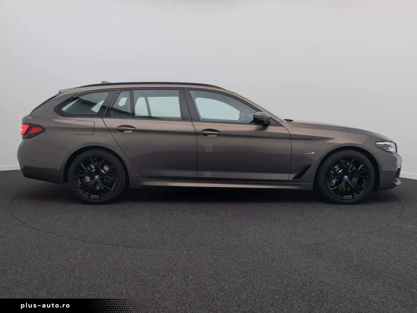 BMW 530e xD M Sport H K DAB HUD Individual 19Zoll