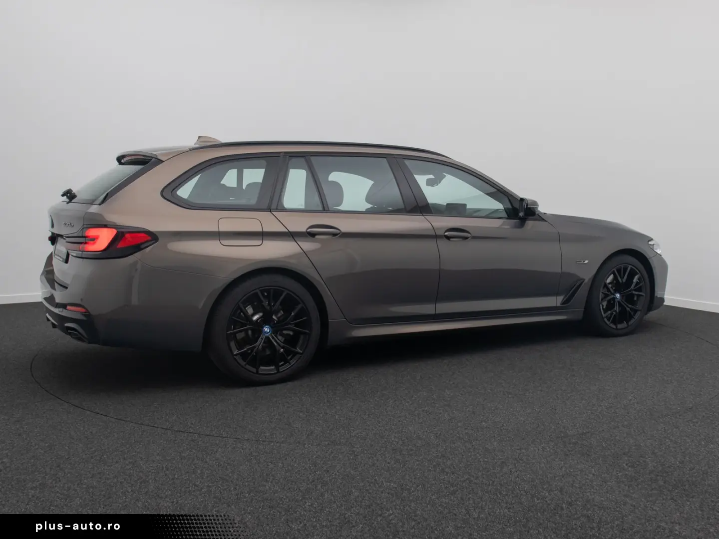 BMW 530e xD M Sport H K DAB HUD Individual 19Zoll