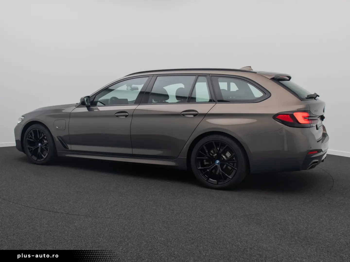 BMW 530e xD M Sport H K DAB HUD Individual 19Zoll