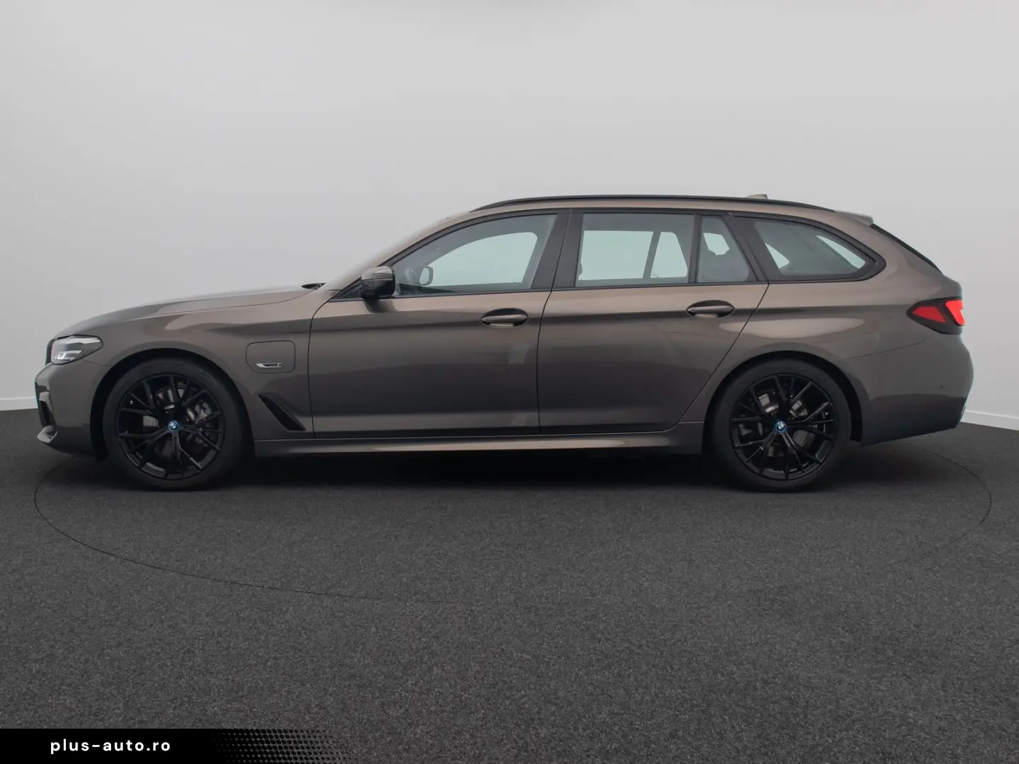 BMW 530e xD M Sport H K DAB HUD Individual 19Zoll