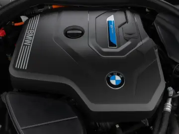 BMW 530e xD M Sport H K DAB HUD Individual 19Zoll