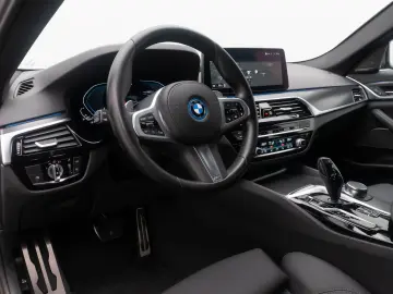 BMW 530e xD M Sport H K DAB HUD Individual 19Zoll