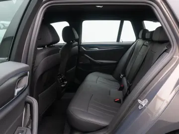 BMW 530e xD M Sport H K DAB HUD Individual 19Zoll