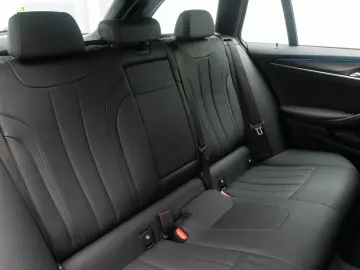 BMW 530e xD M Sport H K DAB HUD Individual 19Zoll