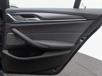 BMW 530e xD M Sport H K DAB HUD Individual 19Zoll