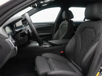 BMW 530e xD M Sport H K DAB HUD Individual 19Zoll