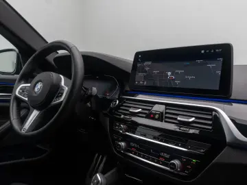 BMW 530d xD MSport Individual 360 H K HUD DAB 20Zoll