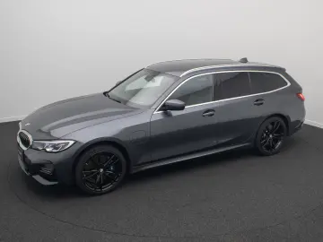 BMW 330e xD M Sport Individual Kamera Laser HUD 19