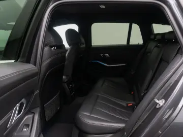 BMW 330e xD M Sport Individual Kamera Laser HUD 19