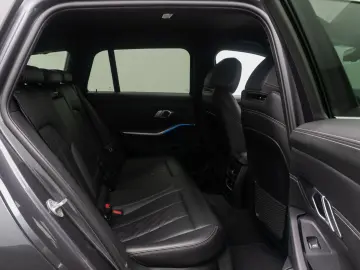 BMW 330e xD M Sport Individual Kamera Laser HUD 19