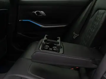 BMW 330e xD M Sport Individual Kamera Laser HUD 19