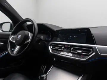 BMW 330e xD M Sport Individual Kamera Laser HUD 19