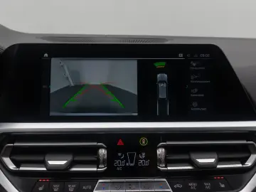 BMW 330e xD M Sport Individual Kamera Laser HUD 19