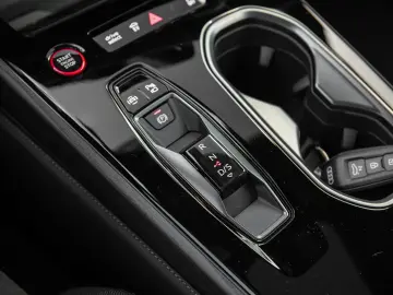 AUDI A6 Limousine edition one e-hybrid quattro Pano B