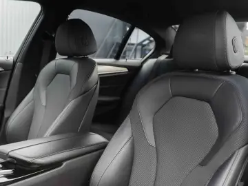 BMW Seria 5 530e xDrive Aut. M Sport Edition