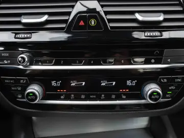 BMW Seria 5 530e xDrive Aut. M Sport Edition