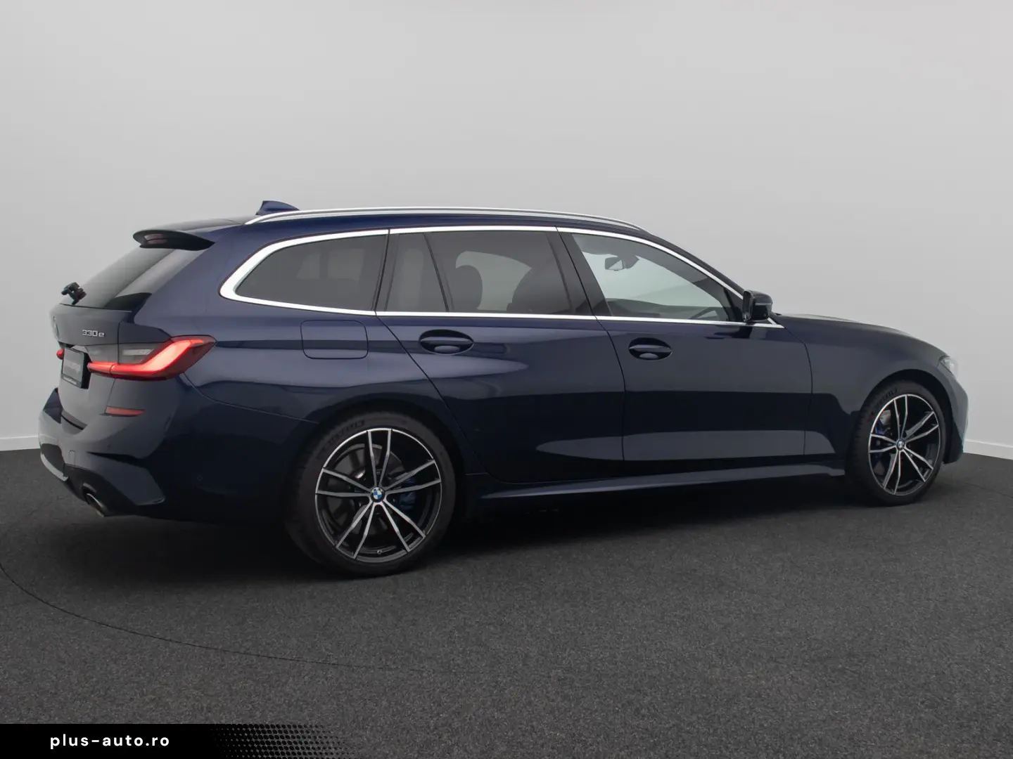 BMW 330e xD M Sport 360  HUD Panorama Individual 19