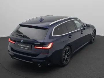 BMW 330e xD M Sport 360  HUD Panorama Individual 19