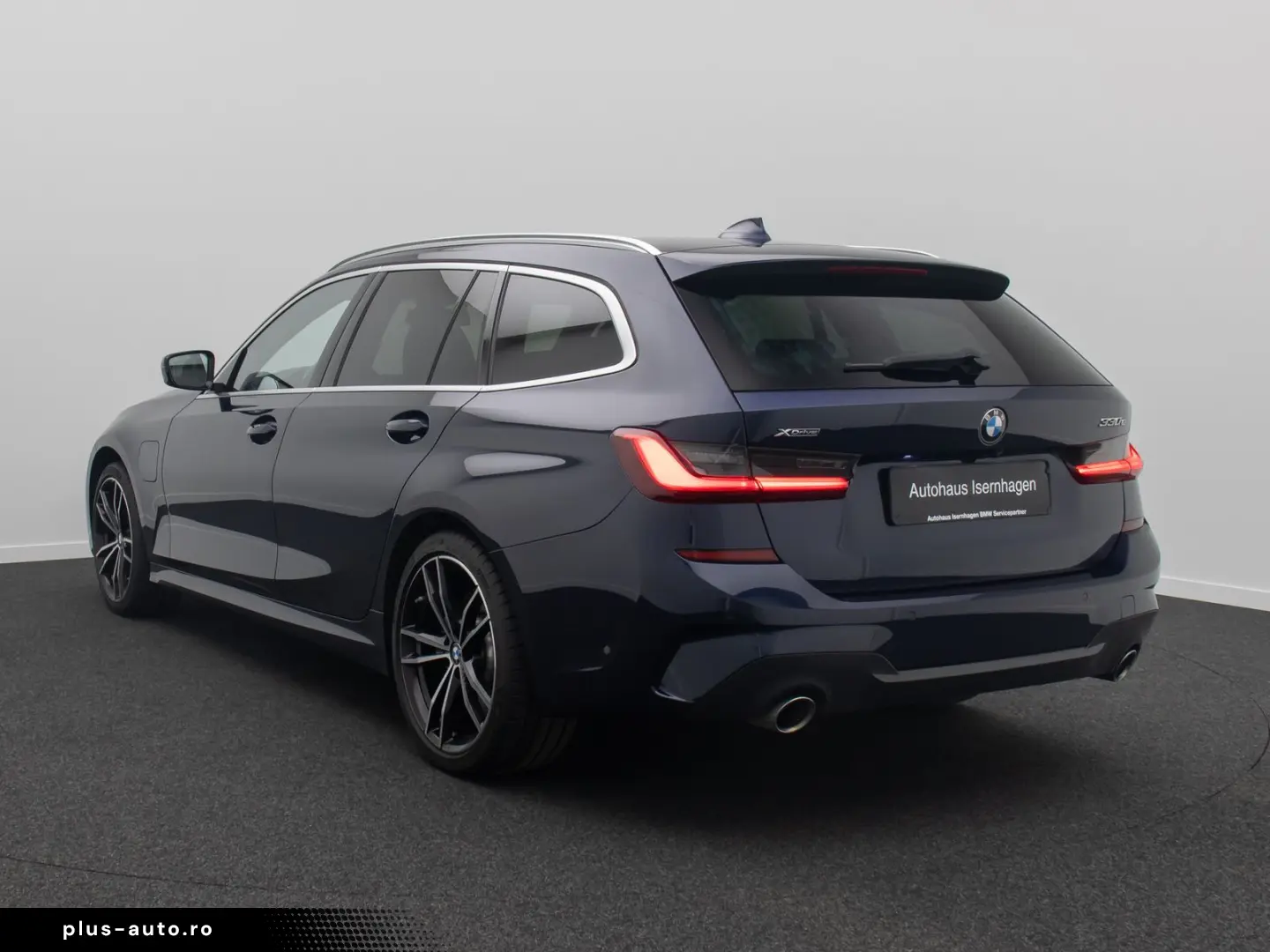 BMW 330e xD M Sport 360  HUD Panorama Individual 19