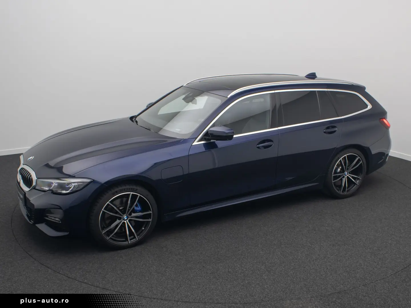 BMW 330e xD M Sport 360  HUD Panorama Individual 19