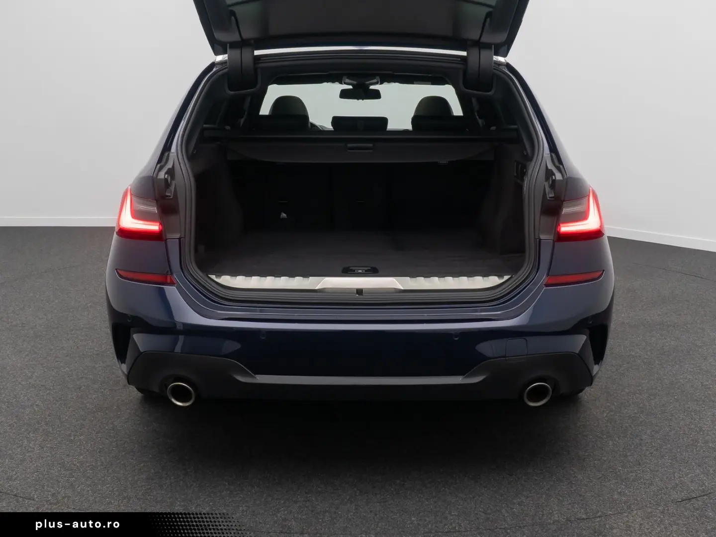 BMW 330e xD M Sport 360  HUD Panorama Individual 19