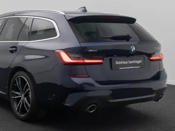 BMW 330e xD M Sport 360  HUD Panorama Individual 19