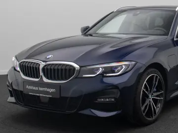 BMW 330e xD M Sport 360  HUD Panorama Individual 19